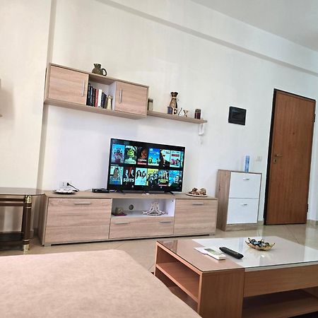 Modern , Quiet , Family Friendly & Fully Furnished Apartment Vlore Exterior photo