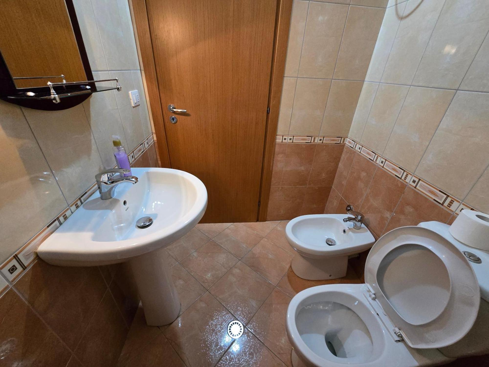 Modern , Quiet , Family Friendly & Fully Furnished Apartment Vlore Exterior photo